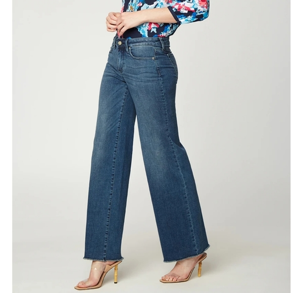 NWT NYDJ Teresa Wide Leg JeansWith Frayed Hem in Lazaro Size 22w